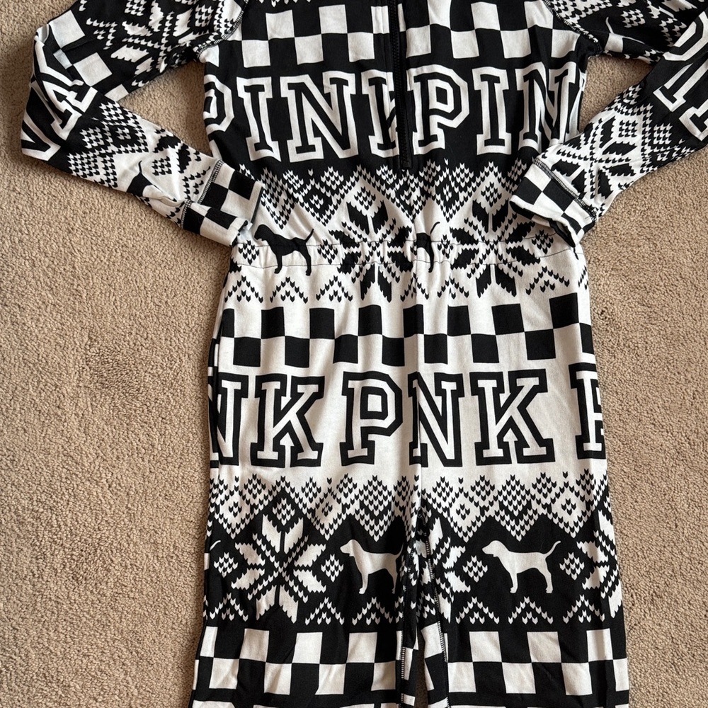 NWT Victoria’s Secret PINK Logo Sherpa Women’s Onesie Pajama - Picture 5 of 10